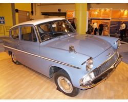 Ford_Anglia_600